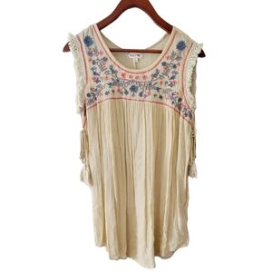Bailey & Chloe Floral Embroidered Shell/Tank Boho, Festival, Hippie, Romantic